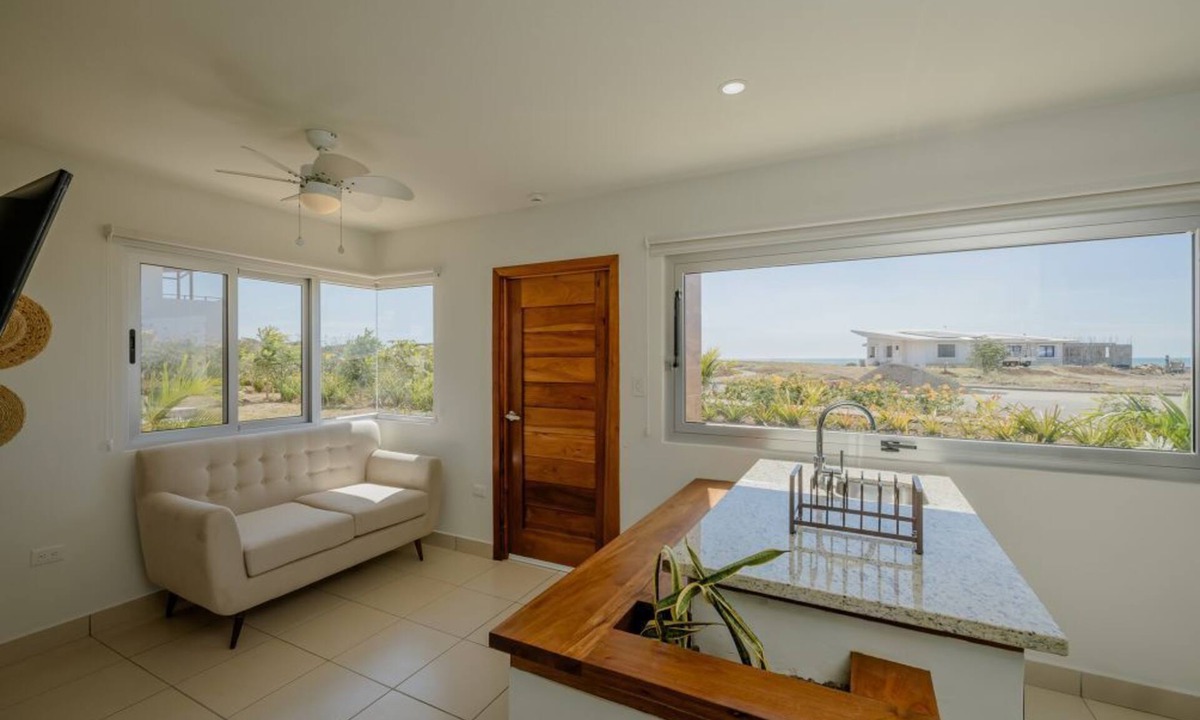 San Diego House | Breezy 2BR Beach House with Resort Amenities