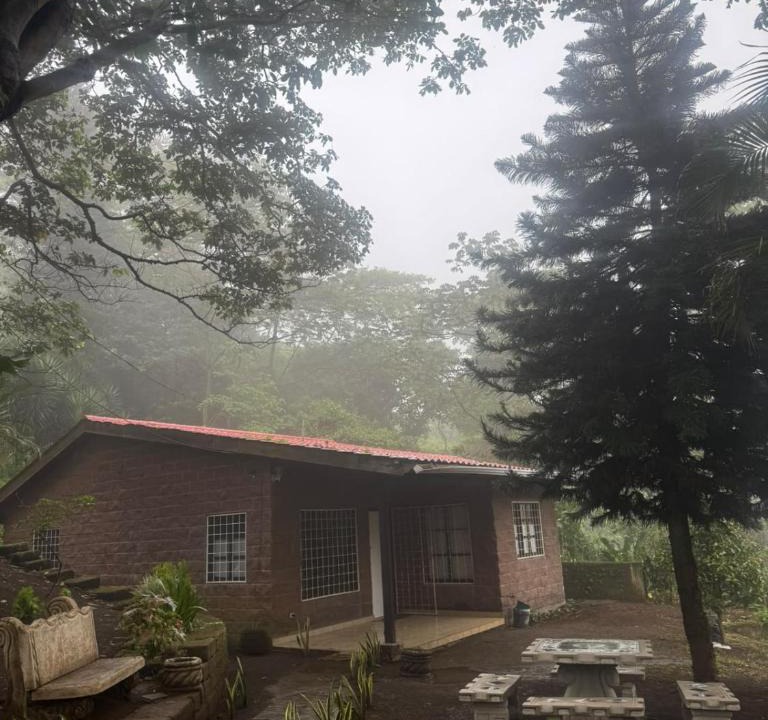 El Crucero House | Casa Las Nubes, El Crucero Managua