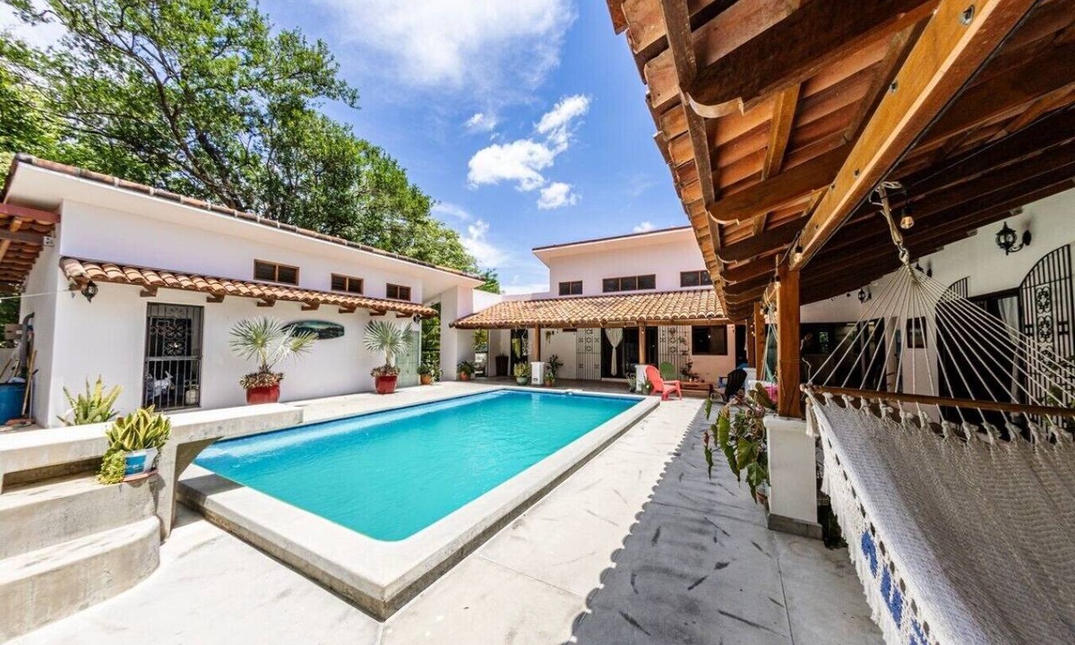 Rio Blanco House | Casa Lia Rose - Steps from the beach!