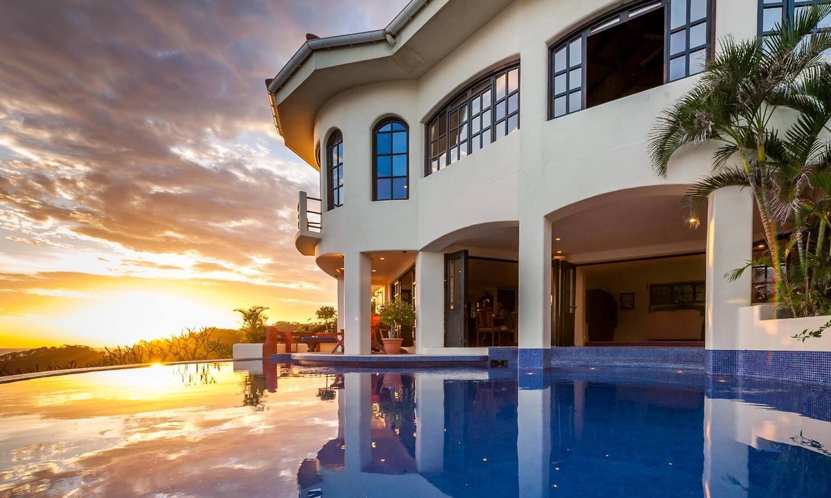 Pacific Marlin House | Cliffside Villa Overlooking Overlooking Ocean with Private Infinity Pool