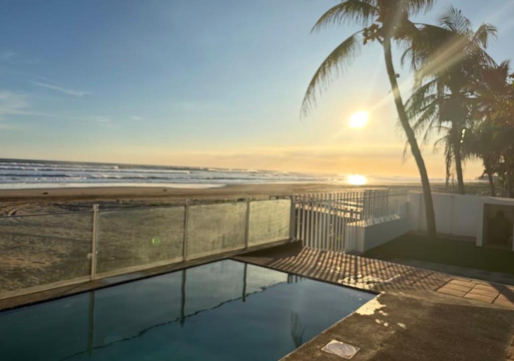 Pochomil House | Front Beach Beautiful house with pool & AC