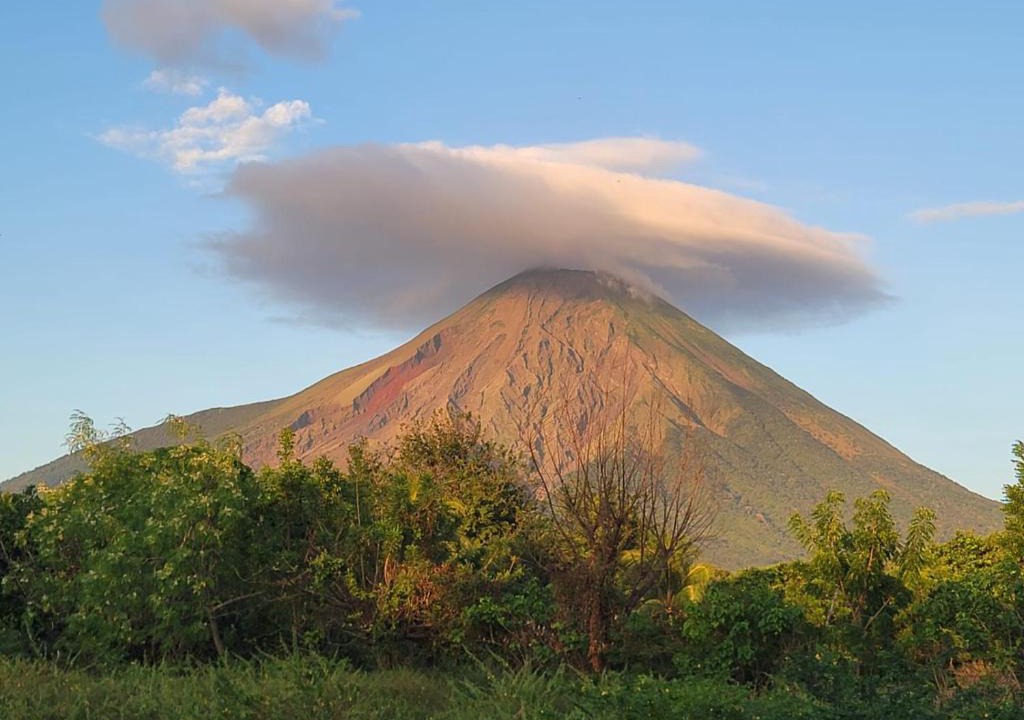 Ometepe Island Hostel | Hostal Bugambilia