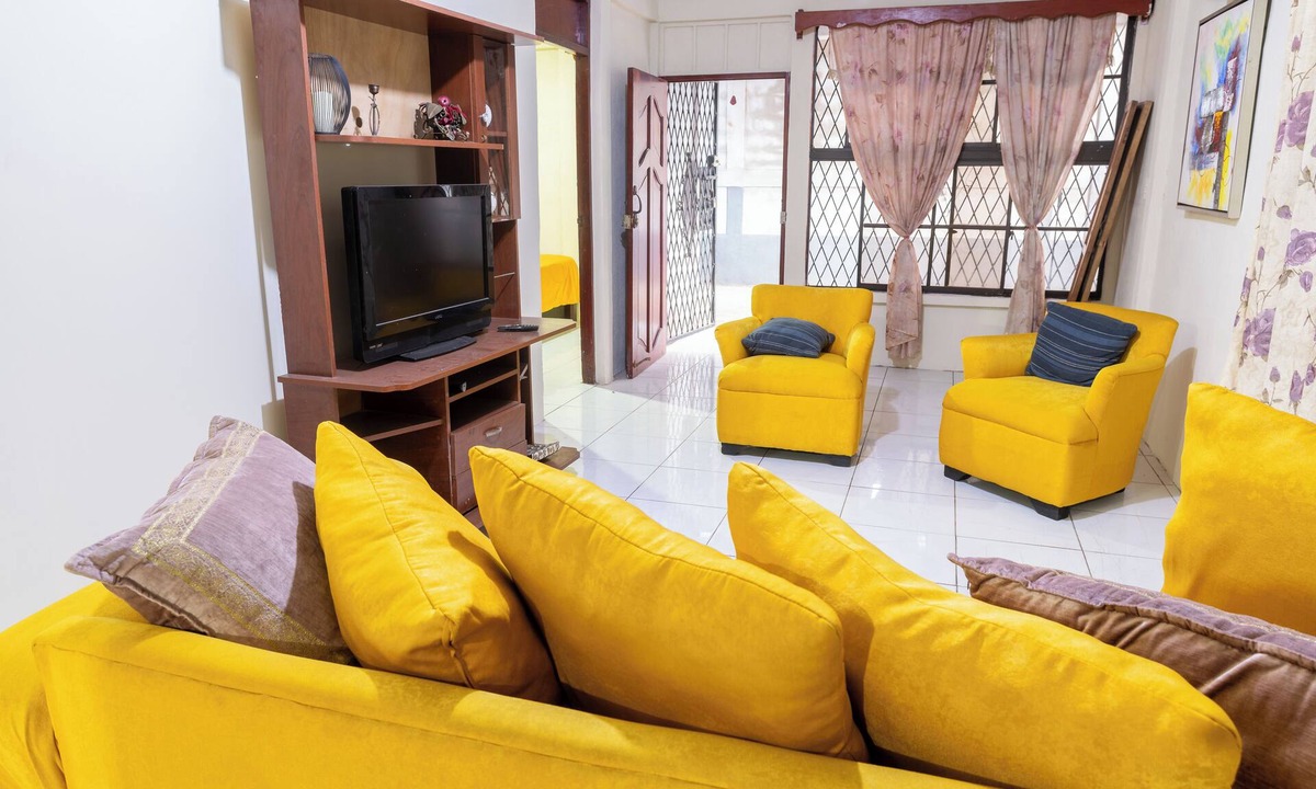 Managua House | Lovely house with AC in charming Managua 1 bedroom room