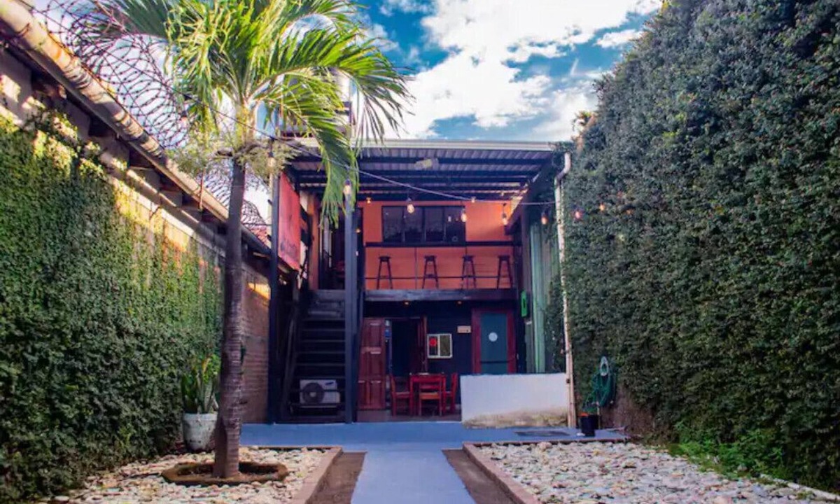 Leon House | Luxury 2-floor 2-bedroom house!