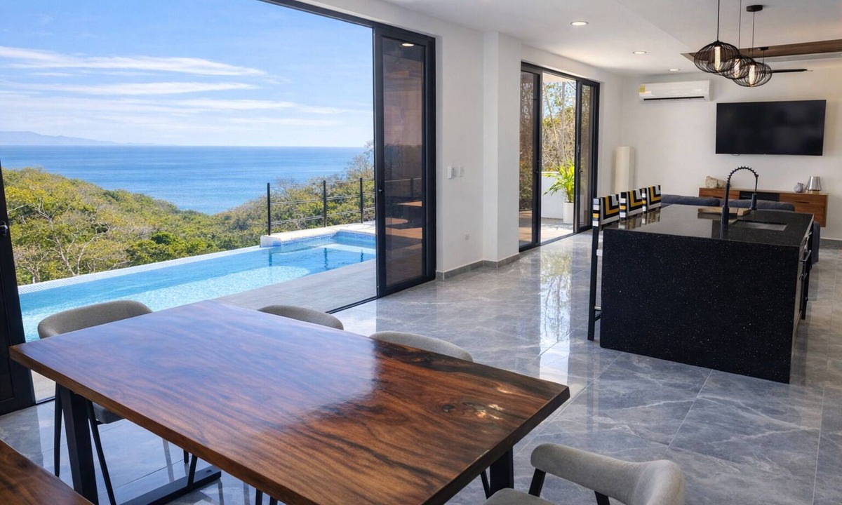 Paradise Bay House | Modern Ocean View Home with Infinity Pool - 1 Min to Town