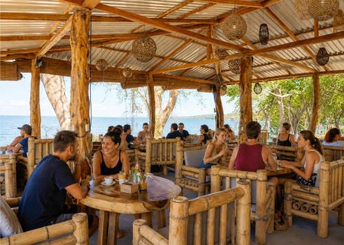 Santa Cruz Hostel | New Amigos - Beachclub & Hostel