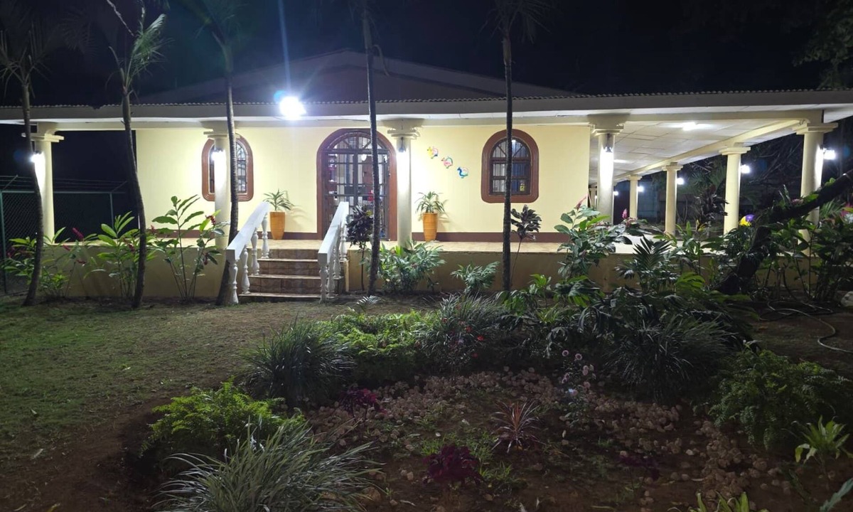 Masaya Villa | Newly Remodeled Villa Las Flores, 13 guests, 5 Rooms, 4 full bathrooms, AC