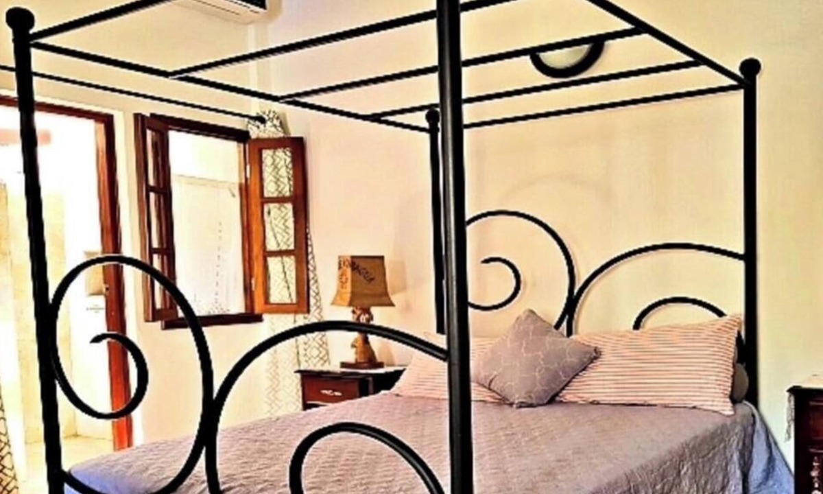 Granada House | Welcoming 3-bedroom house with AC in charming Granada