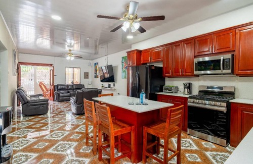 Managua House | 194 m² House ∙ 5 bedrooms ∙ 14 guests