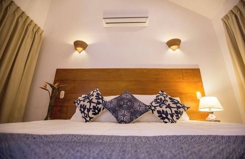 Granada House | Classic King size bed Bedroom
