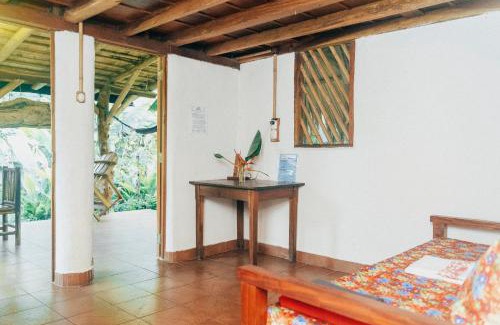 Santa Cruz Hostel | El Zopilote