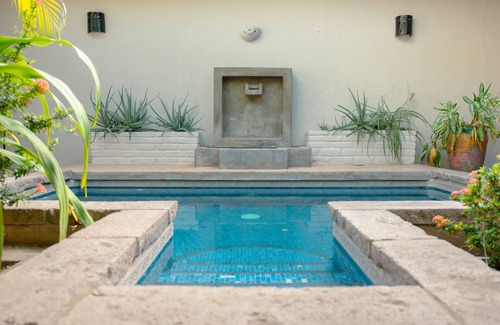Granada House | Miskitu House, Colonial Oasis Private Pool & Courtyard Heart of Granada