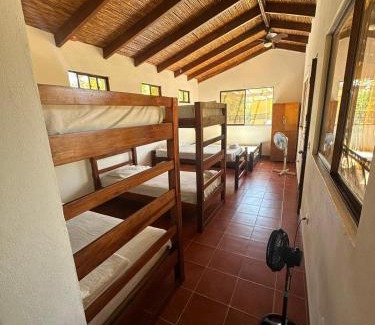 Poneloya Hostel | Surfing Turtle Lodge
