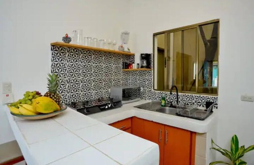 Granada House | 2 bedroom Suite 5mins to La Calzada +30MB wifi