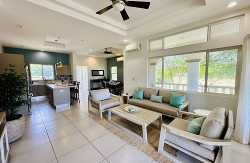 San Diego Apartment | 2BR Beachview Villa Near the Beach by Veritas Pacifica B65