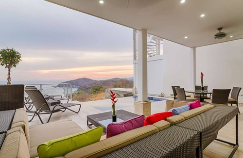 Granada House | 4-Bedroom Oceanview Villa | Private Pool & Yard