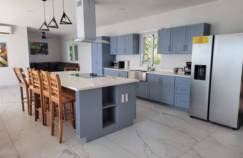 Puerto Sandino House | 7-bedroom Beach Front house in Play Miramar with AC
