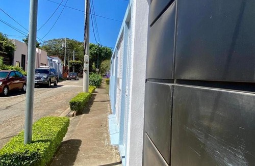 Managua House | Aquatic Gamer House on Highway to Masaya