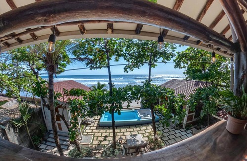 Pochomil House | Balcony Bedroom Suite w Romantic Sunsets - AC - Pool