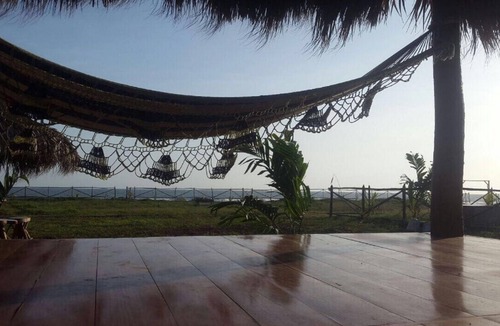 Leon Cabin | Beachfront Studio Escape – Simple, Serene, Tesoro