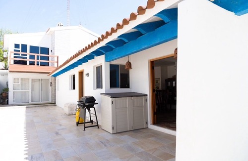 El Velero House | Beachfront Villa with Private Pool - 5 Bedrooms