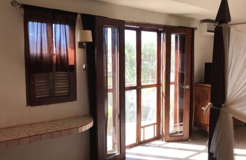 Granada House | Beautiful Tropical Paradise Near City Center