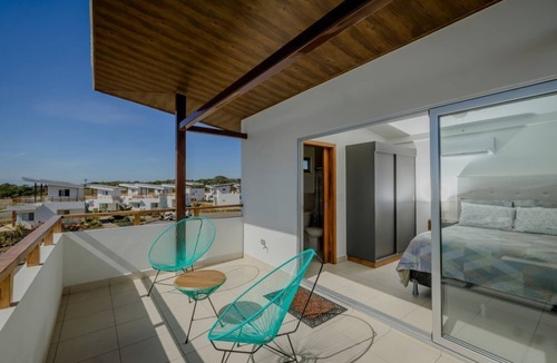 San Diego House | Breezy 2BR Beach House with Resort Amenities