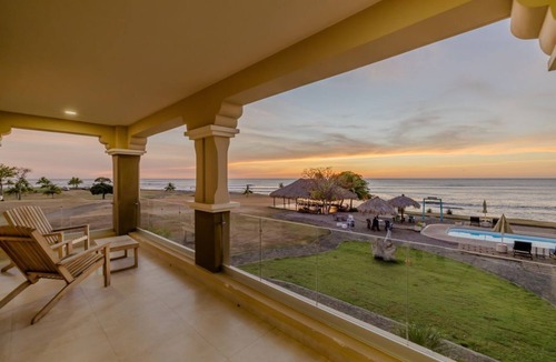San Diego Condo | Bright & Airy Seaside Residence in Gran Pacifica