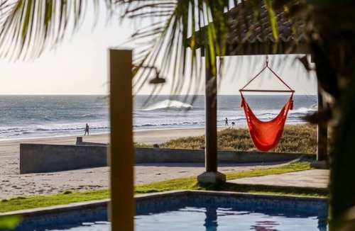 Playa Colorado House | Casa Cantamar: Inviting outdoor space right on the sand