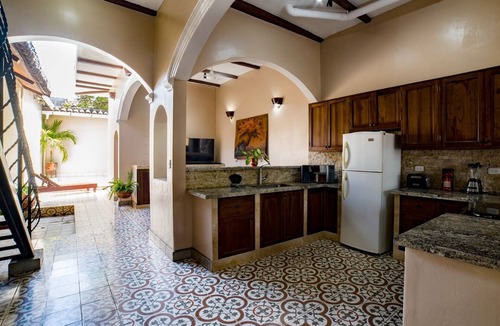 Granada House | CASA DELUS Fabulous Home with Private in Door Pool within Tourist Location