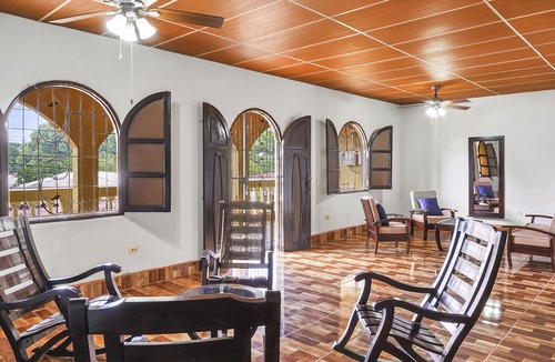 Leon House | Casa Guadalupe - 4BR/4.5BA Two-Story In Leon