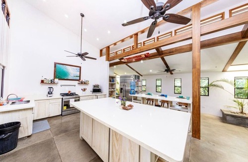 Rio Blanco House | Casa Lia Rose - Steps from the beach!