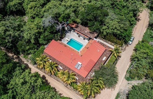 Rio Blanco House | Casa Lia Rose - Steps from the beach!