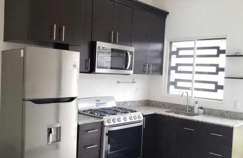 Lago de Apoyo House | Casa Violeta: Great Weather and a Close-Knit Community!
