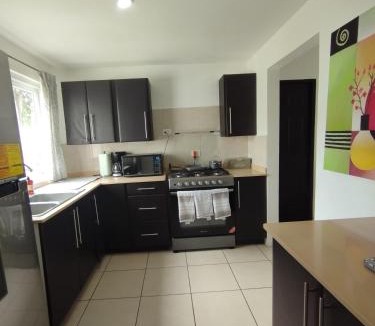 Managua Ski Chalet | Central, Secure & Comfy House in gated community in Las Colinas