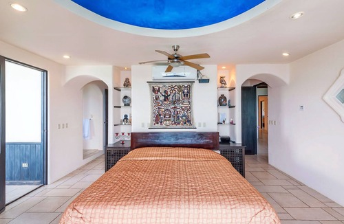 Pacific Marlin House | Cliffside Villa Overlooking Overlooking Ocean with Private Infinity Pool