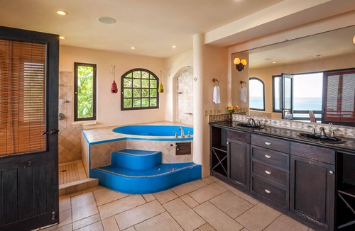 Pacific Marlin House | Cliffside Villa Overlooking Overlooking Ocean with Private Infinity Pool