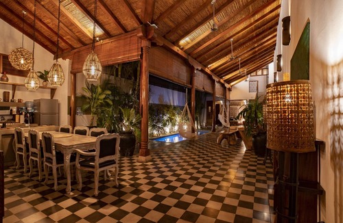 Granada House | Colonial Elegance and Poolside Retreat
