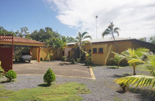 Lago de Apoyo House | Colonial Family House