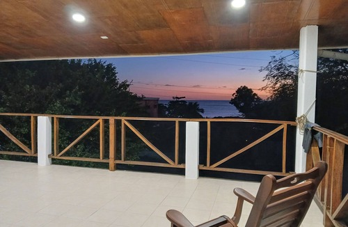 El Transito House | Cool and comfortable 3-bedroom house in welcoming El Tránsito with WiFi, AC