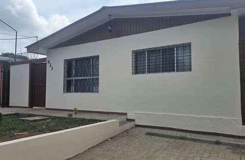 Masatepe House | Cozy 3-bedroom house with AC in charming, centrally located Masatepe,