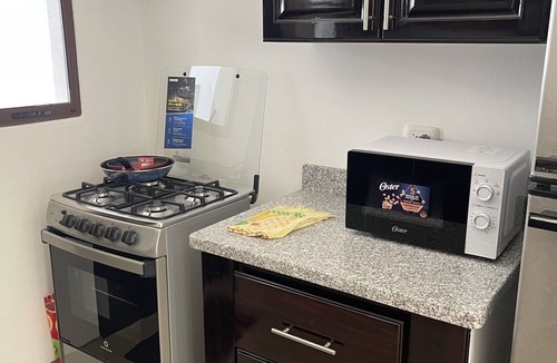 Leon Apartment | cozy lovely white new house 2 minutes to the mall and gas station