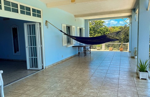 San Juan del Sur House | Exquisite Victorian-style beach house to enjoy magical sunsets with family.