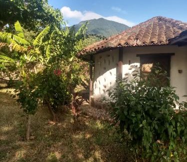 Santa Cruz Cabin | Finca Mystica