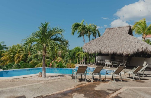 Pochomil House | Gorgeous BEACHFRONT villa,6Bedrooms,Pool,OceanView
