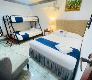 Leon House | Hostal Clary