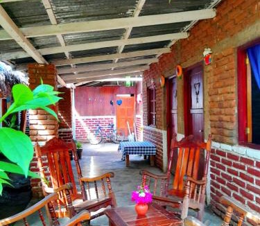Santa Cruz Bed & Breakfast | Hostal Y Restaurante El Escondite