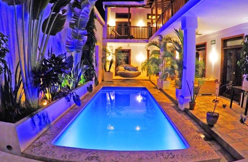 Leon Hotel | Hotel and Coffe Azul