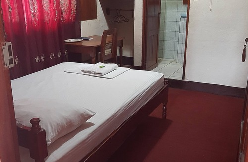 San Carlos Hotel | Hotel Cabinas Leyko