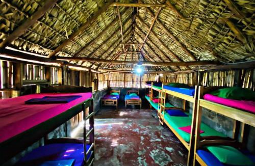 Los Zorros Hostel | Hotel Rancho Tranquilo Beach